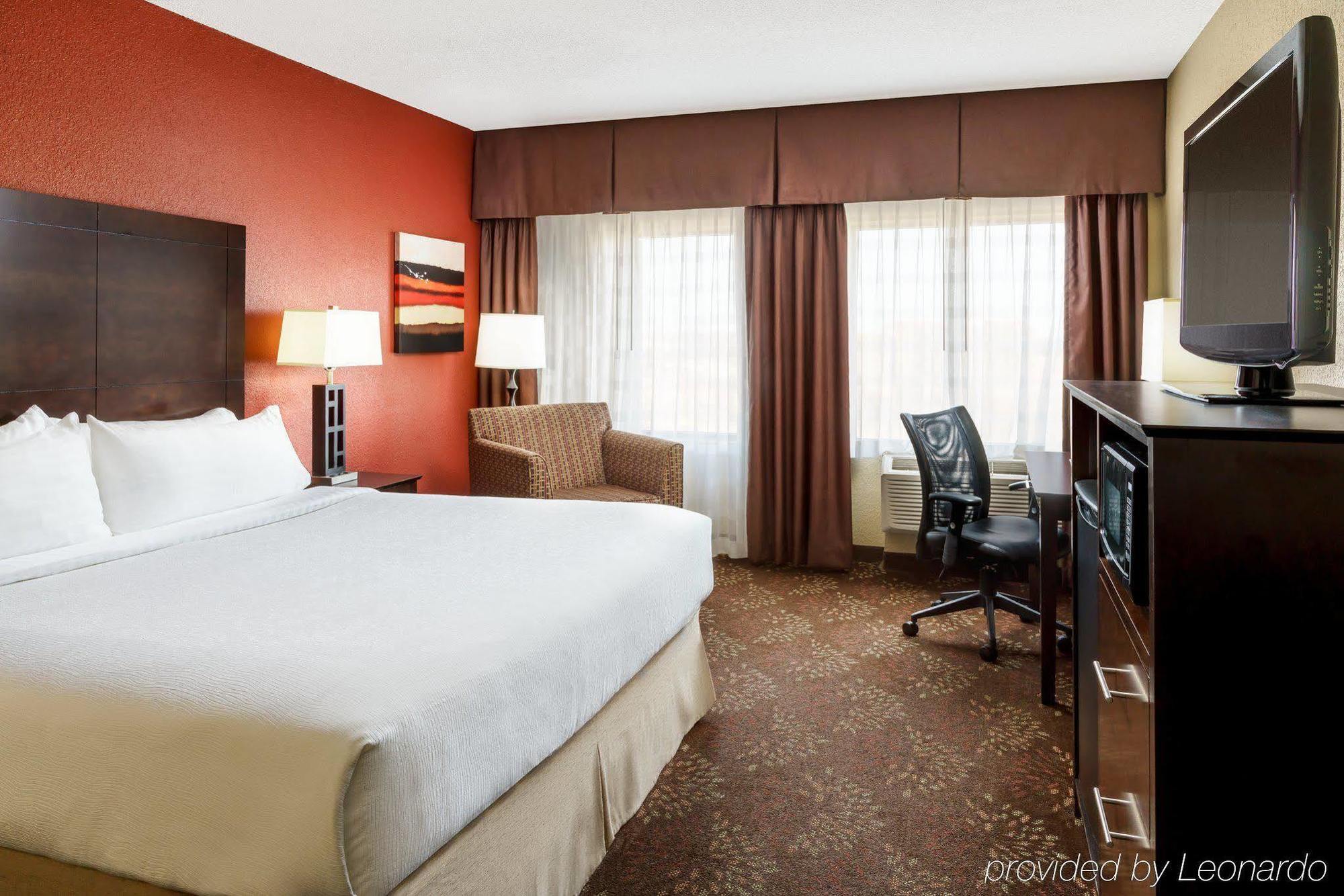 Holiday Inn Charlotte University By Ihg Exteriör bild
