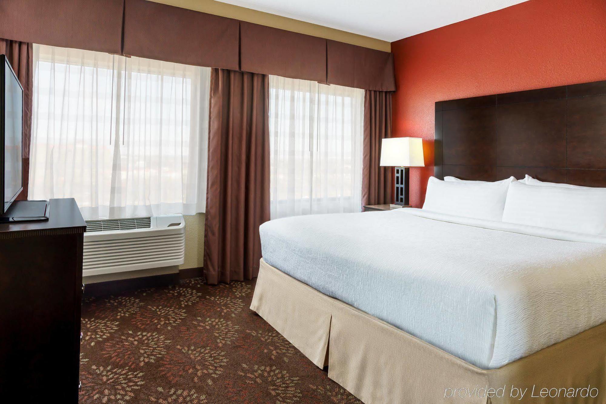 Holiday Inn Charlotte University By Ihg Exteriör bild