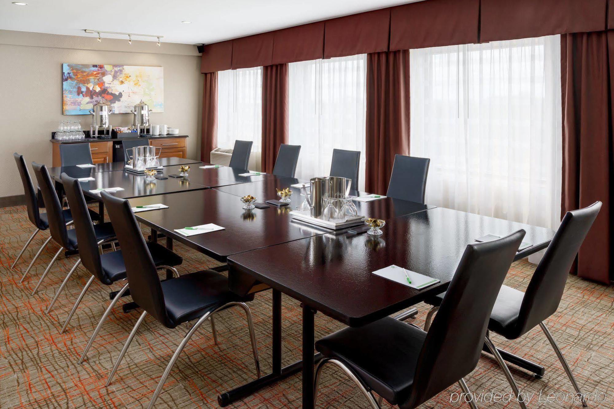 Holiday Inn Charlotte University By Ihg Exteriör bild