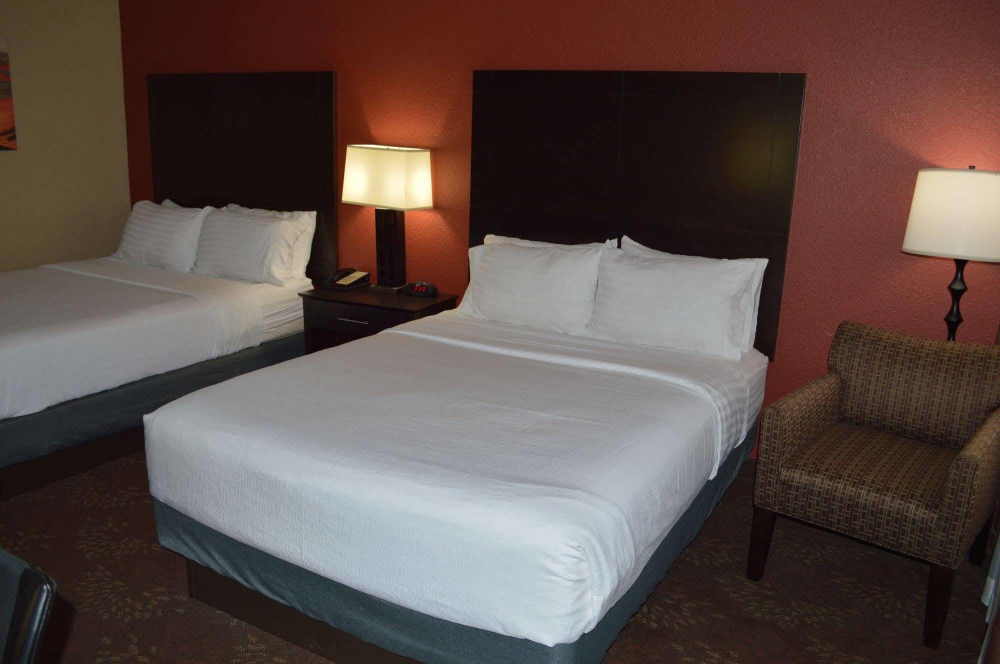 Holiday Inn Charlotte University By Ihg Exteriör bild