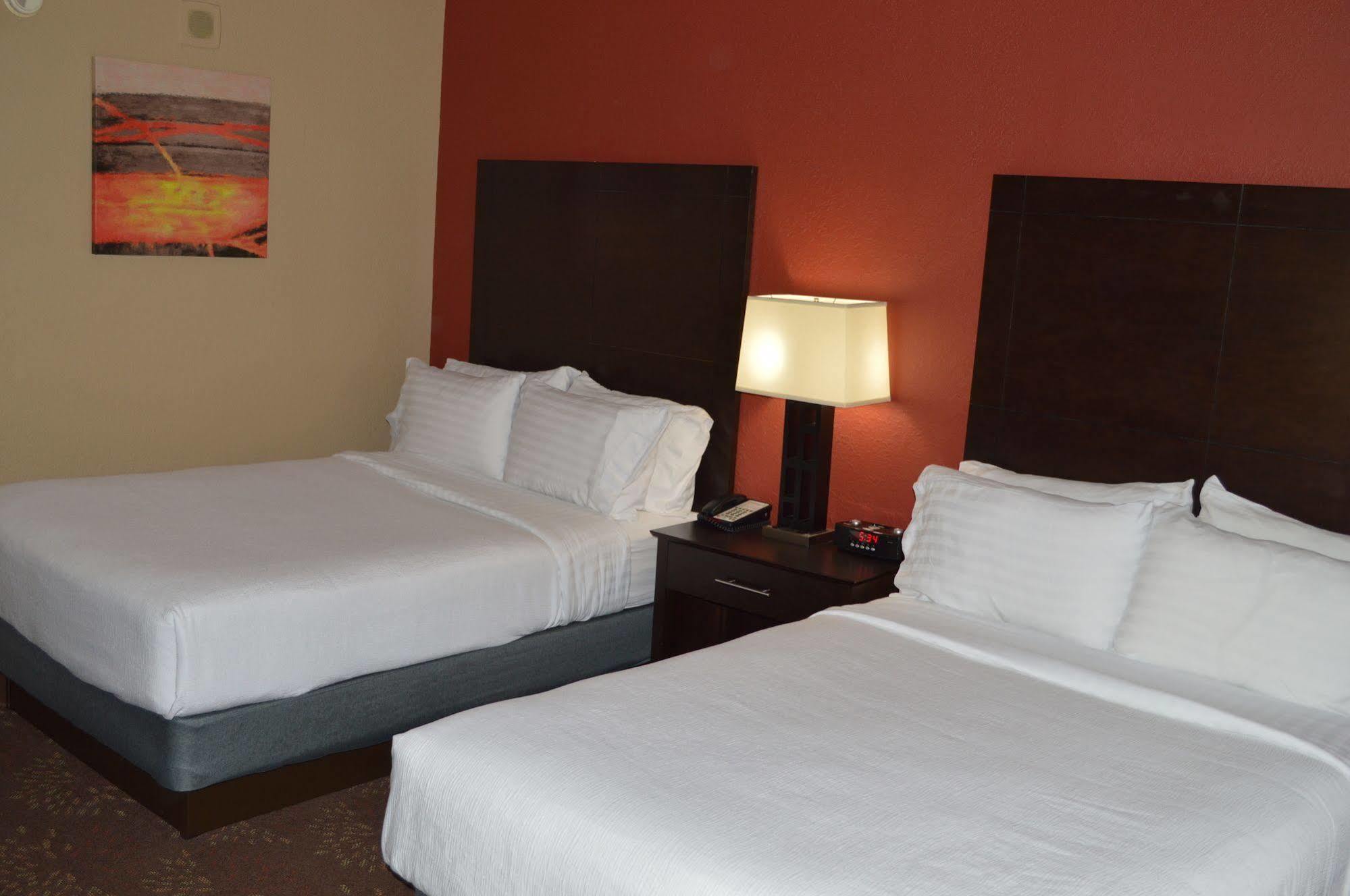 Holiday Inn Charlotte University By Ihg Exteriör bild