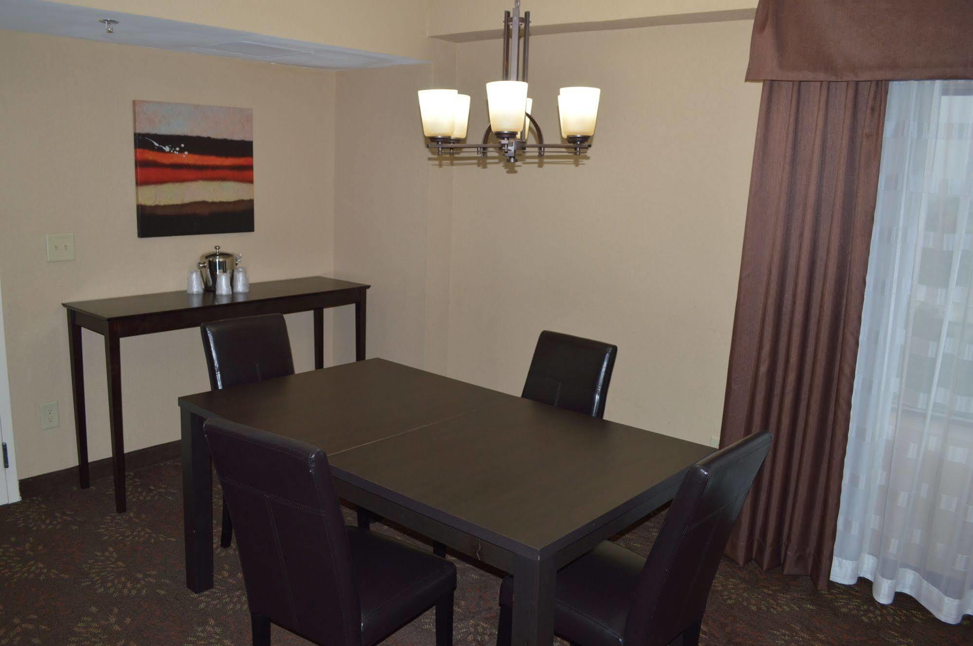 Holiday Inn Charlotte University By Ihg Exteriör bild