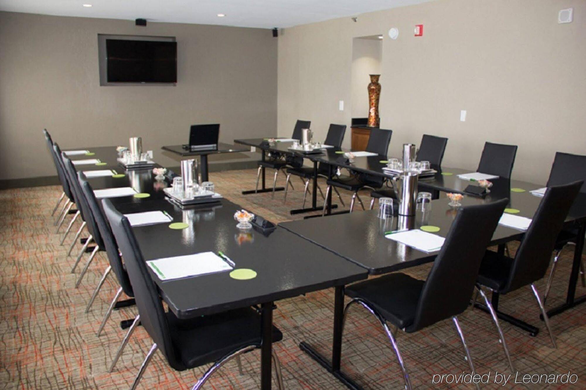 Holiday Inn Charlotte University By Ihg Exteriör bild